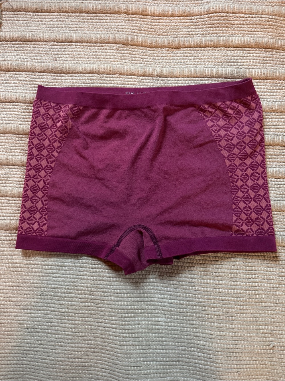 Ibex balance shorts undies briefs merino wool rasberry red VERY RARE women’s L